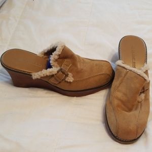 Tan with faux fur clogs